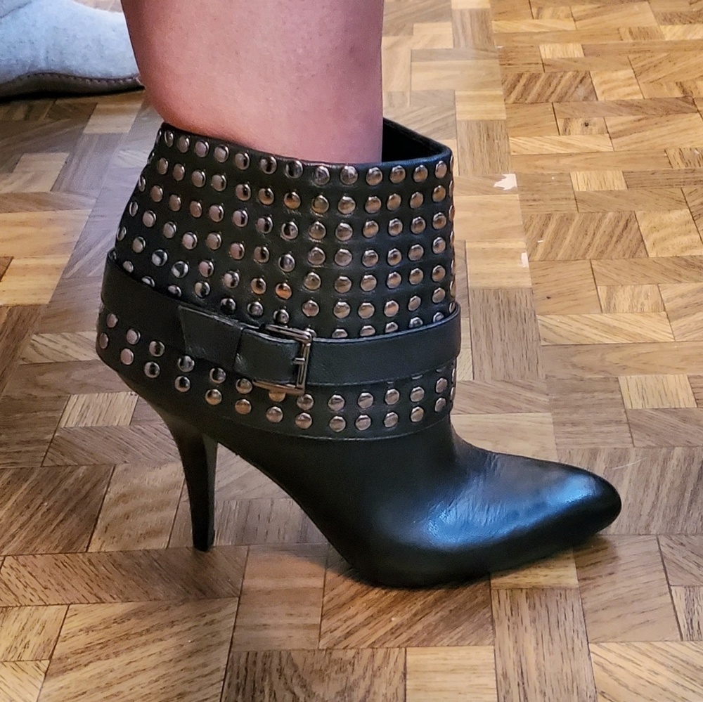 Enzo Angiolini bootie size 7.5